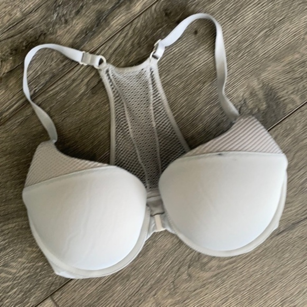 Victoria’s Secret bra 32DD racer back sports bra